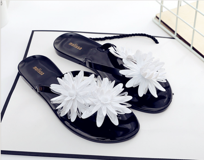 Simei summer mixed color candy shoes rivets female sandals exposed toe mule slippers home black&white punk style jelly plastic
Simei summer mixed color candy shoes rivets female sandals exposed toe mule slippers home black&white punk style jelly plastic