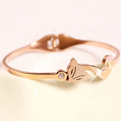 Factory Outlet Korean Fashion Fire Fox Bangle Bracelet Scrub Bracelet Tricolor Optional Titanium Steel Jewelry
Factory Outlet Korean Fashion Fire Fox Bangle Bracelet Scrub Bracelet Tricolor Optional Titanium Steel Jewelry