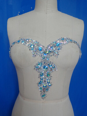 Ручные кристальные патчи голубые / прозрачные AB цвет шит на Sequins Rhinestones applique 33 * 23 см для верхней юбки платья
Ручные кристальные патчи голубые / прозрачные AB цвет шит на Sequins Rhinestones applique 33 * 23 см для верхней юбки платья