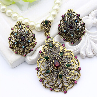 Vintage Flower Imitation Pearl Jewelry Sets Antique Gold Color Beaded Necklace&Earrings Rhinestone Jewelry India Wedding Bijoux
Vintage Flower Imitation Pearl Jewelry Sets Antique Gold Color Beaded Necklace&Earrings Rhinestone Jewelry India Wedding Bijoux