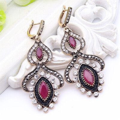 Vintage TurKish Women Flower Resin Drop Earring Princess Hook Antique Gold Color Dangle Earring Arab Ethnic Express Love Jewelry
Vintage TurKish Women Flower Resin Drop Earring Princess Hook Antique Gold Color Dangle Earring Arab Ethnic Express Love Jewelry