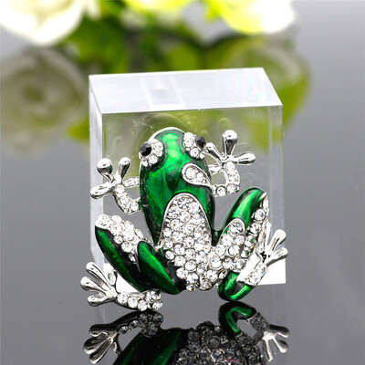 Fashion Frog Animal Brooch For Women Corsage Jewelry Enamel Pins Crystal Men Brooches Broches Banquet Casual Accessories Gift
Fashion Frog Animal Brooch For Women Corsage Jewelry Enamel Pins Crystal Men Brooches Broches Banquet Casual Accessories Gift