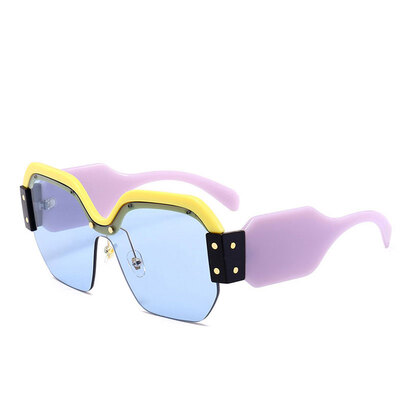 Sexy Rimless негабаритных солнцезащитных очков женщин Vintage 2018 красный розовый роскошный бренд солнцезащитные очки для женщин заклепки большой каркас мужские оттенки
Sexy Rimless негабаритных солнцезащитных очков женщин Vintage 2018 красный розовый роскошный бренд солнцезащитные очки для женщин заклепки большой каркас мужские оттенки