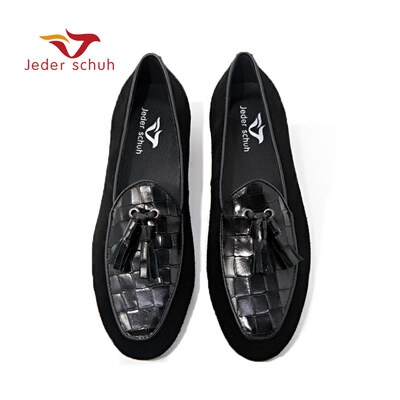 Men loafers Stitching leather leather loafer Tassels Design collocation wedding&party shoes
Men loafers Stitching leather leather loafer Tassels Design collocation wedding&party shoes