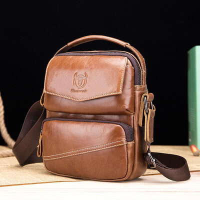 BULL CAPTAIN 2018 Brand Leather Men Bag Casual Business Leather Mens Shoulder Messenger Bag Vintage Mens Crossbody Bag male bag
BULL CAPTAIN 2018 Brand Leather Men Bag Casual Business Leather Mens Shoulder Messenger Bag Vintage Mens Crossbody Bag male bag
