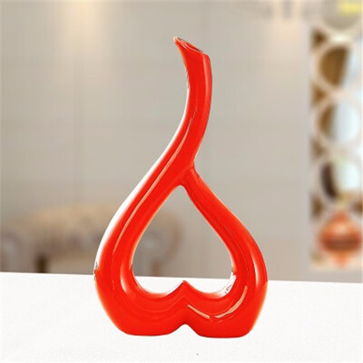 Ceramic modern home crafts heart-shaped flower ornaments wedding gifts creative living room
Ceramic modern home crafts heart-shaped flower ornaments wedding gifts creative living room