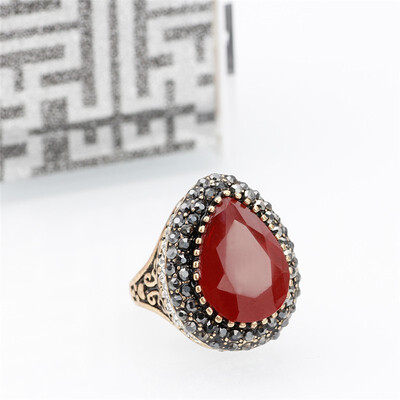 Luxury Turkish Red Resin Wedding Rings Jewelry For Women Antique Gold Color Full Crystal Vintage Princess Ring 2018 Wholesale
Luxury Turkish Red Resin Wedding Rings Jewelry For Women Antique Gold Color Full Crystal Vintage Princess Ring 2018 Wholesale