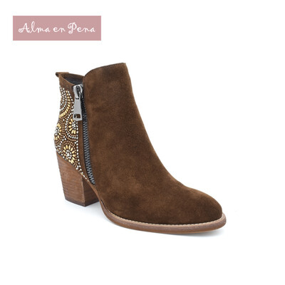 Winter Shoes For Women Short Boots High Heel Cow Suede Frosted Hot Drilling Side Zipper Solid Vintage Chunky Schoen
Winter Shoes For Women Short Boots High Heel Cow Suede Frosted Hot Drilling Side Zipper Solid Vintage Chunky Schoen