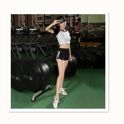 Summer Yoga Sports Shorts Fitness Running Marathon Quick-drying Anti-lighting Black Outer
Summer Yoga Sports Shorts Fitness Running Marathon Quick-drying Anti-lighting Black Outer