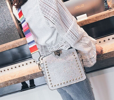 2018 FASHION SEQUINS WOMAN LUXURY BRAND HIGH QUALITY RAINBOW STRAP DESIGNER SHOULDER BAG STUDS CLUTCH
2018 FASHION SEQUINS WOMAN LUXURY BRAND HIGH QUALITY RAINBOW STRAP DESIGNER SHOULDER BAG STUDS CLUTCH