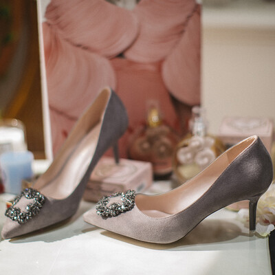Ruhe RUXI pointed single shoes fine with high heels diamond side buckle cattle suede leather shoes gray 35
Ruhe RUXI pointed single shoes fine with high heels diamond side buckle cattle suede leather shoes gray 35