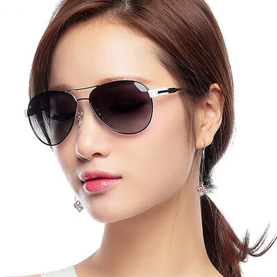 Jingdong supermarket three of the TANS sunglasses female polarized toad driving outdoor sunscreen sunglasses 8501 silver frame double color gray
Jingdong supermarket three of the TANS sunglasses female polarized toad driving outdoor sunscreen sunglasses 8501 silver frame double color gray