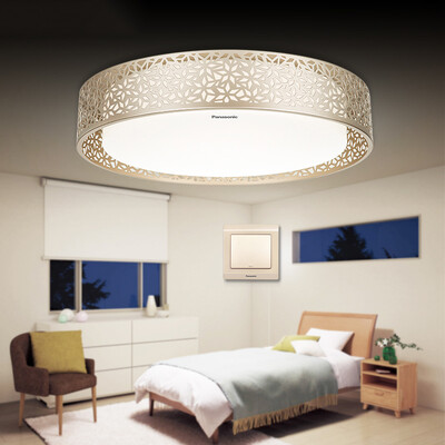 Panasonic Panasonic ceiling lamp LED remote control dimming color living room bedroom lighting gold wrought iron decorative frame HHLAZ1821
Panasonic Panasonic ceiling lamp LED remote control dimming color living room bedroom lighting gold wrought iron decorative frame HHLAZ1821