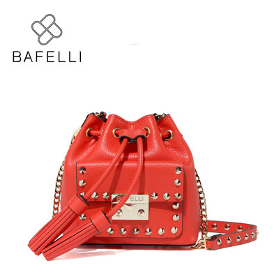 BAFELLI crossbody bags for women split leather tassel rivet bucket high quality shoulder bag 5 colors red bolsos mujer women bag
BAFELLI crossbody bags for women split leather tassel rivet bucket high quality shoulder bag 5 colors red bolsos mujer women bag