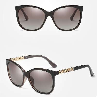 Artificial Crystal Ornament Gradient Oval Sunglasses Women Brand Vintage with BOX High Quality UV400 Sun Glasses for Mujer
Artificial Crystal Ornament Gradient Oval Sunglasses Women Brand Vintage with BOX High Quality UV400 Sun Glasses for Mujer