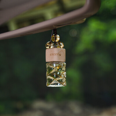 IROOTS Ai Sisi car-mounted perfume car perfume car pendant pendant essential oil aromatherapy art fragrance Yangchun March fragrance
IROOTS Ai Sisi car-mounted perfume car perfume car pendant pendant essential oil aromatherapy art fragrance Yangchun March fragrance