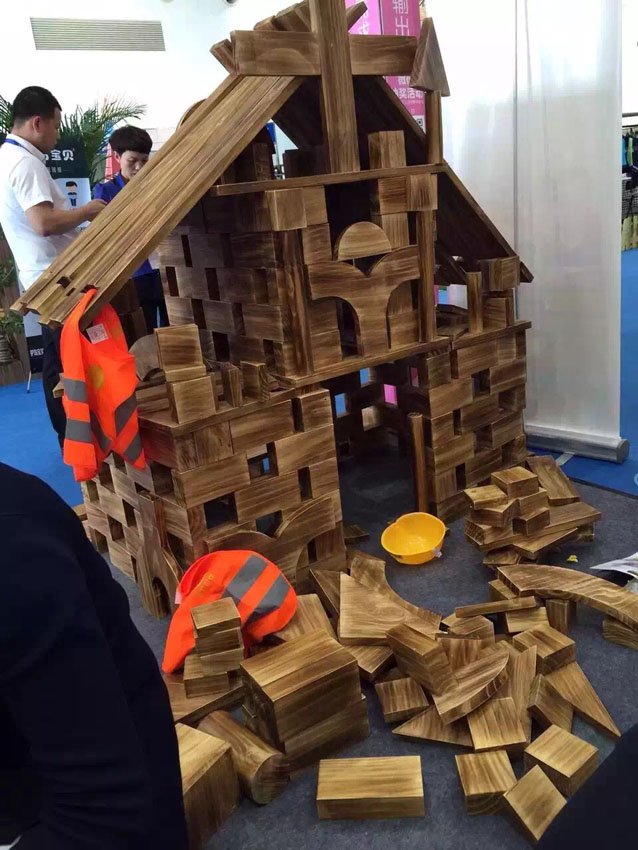 幼儿园户外大型建构碳化超大块防腐砖块实心木质室外炭烧积木玩具室内