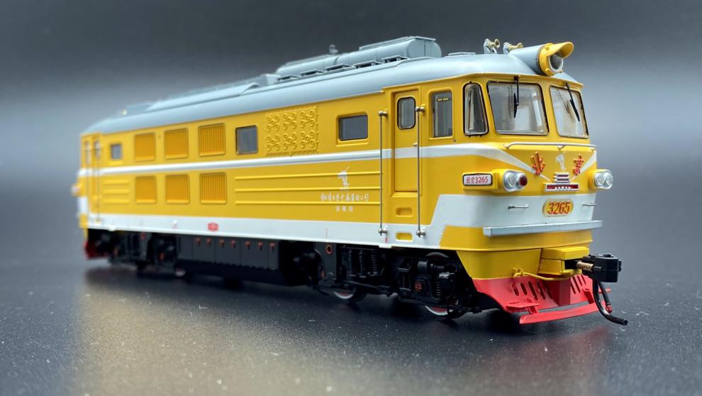n27火车模型187ho北京型液力传动内燃机车模型小北京京局京段3075绿黄