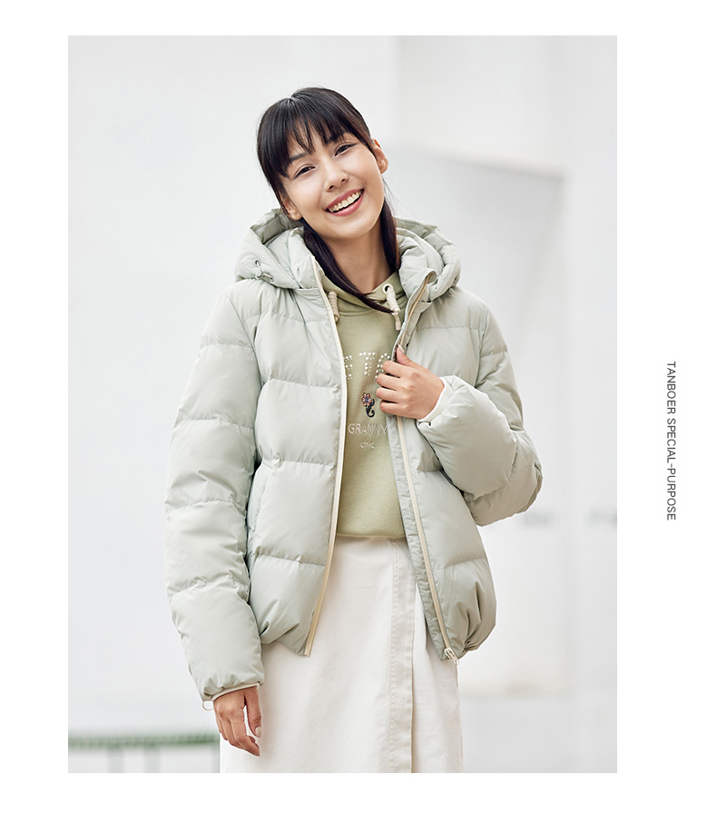 坦博尔2021年新款羽绒服女可脱卸帽简约保暖韩版时尚短款女士外套 td