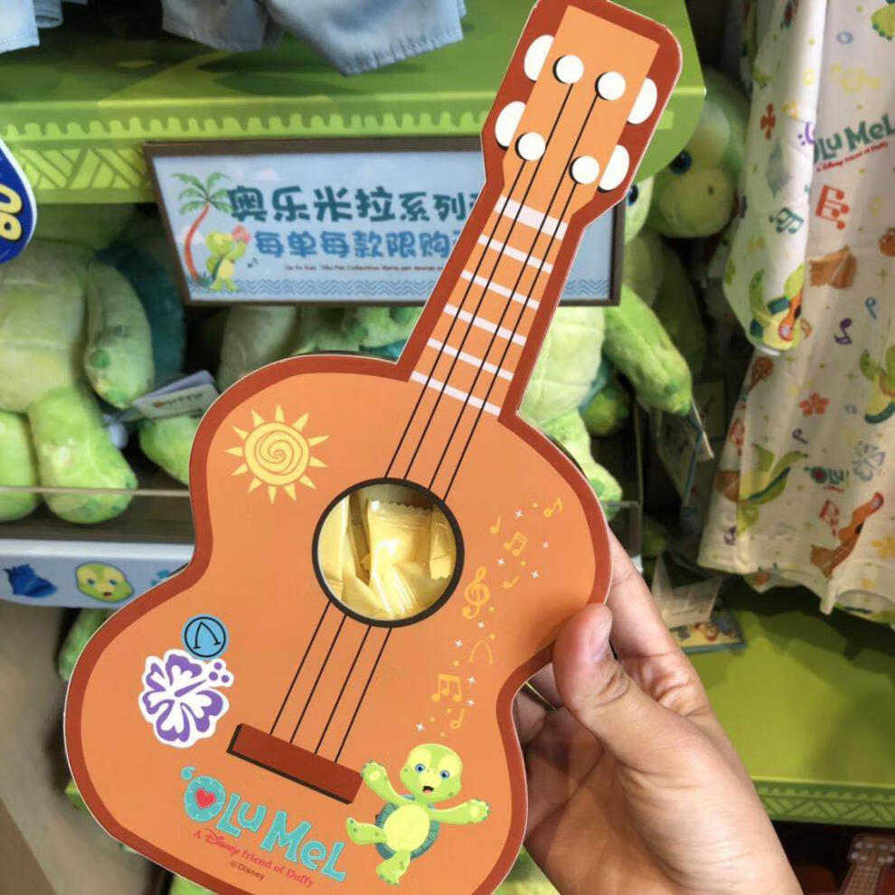 上海迪士尼奥乐米拉达菲朋友新款毛绒钥匙扣娃娃斜挎包小乌龟坐姿乌龟