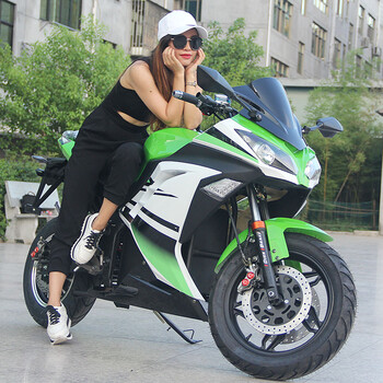 忝臻 哈雷太子电动车成人两轮璐琪电动车滑板