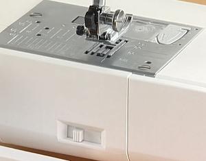 
                                        真善美JANOME 家用电脑多功能缝纫机DC6030                