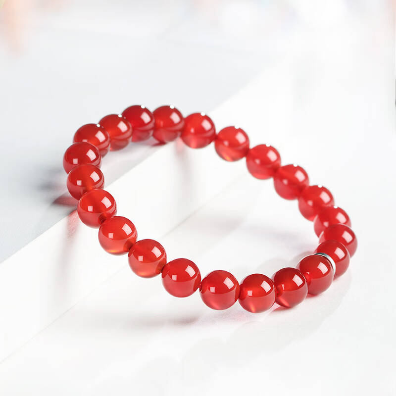 周大福红玉髓手链