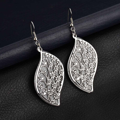 

Earring Unique Dangle Hollowed Leaf Flower Glitter Silver Dazzle Earrings