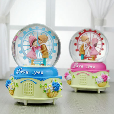 

Lighting Music Box With Couple Figurine For Valentines Day Luminous Bedroom Tabletop Decor Crystal ball music box
