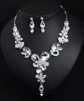 

new nice America brand temperament gem brief paragraph clavicle necklace dinner set female high-grade fashion accessories