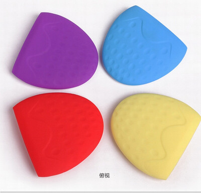 

Collapsible Toothbrush Cup Case Strawberry-Shaped Tooth Cup Collapsible Travel Toothbrush Case for Camping Hiking Outdoor