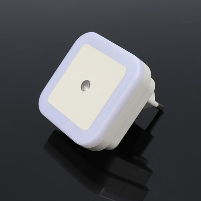 

Smart Intelligent Plug-in Energy-saving LED Night Light Lamp with Dusk to Dawn Sensor for Hallway Kitchen Bathroom Bedroom Stairs