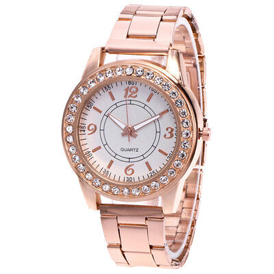 

Women Fashionable Steel Band Quartz Watch with Artificial Diamonds