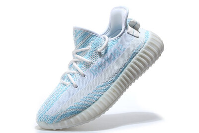 

Man yeezy350V2 blue&white