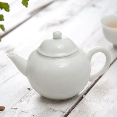 

Feng Qing Tang Mini Celadon Light Green Porcelain Gongfu Teapot 80ml 27 fl oz