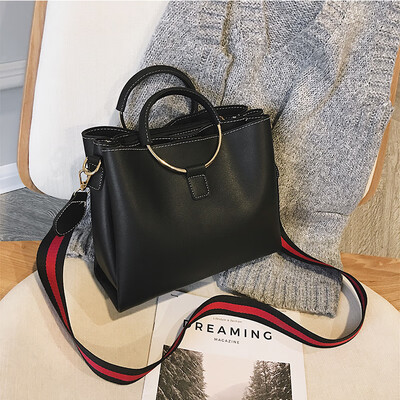 

Spring&summer bag female 2019 new Korean version of the portable fashion casual hit color wild wide shoulder strap shoulder Messenger bag