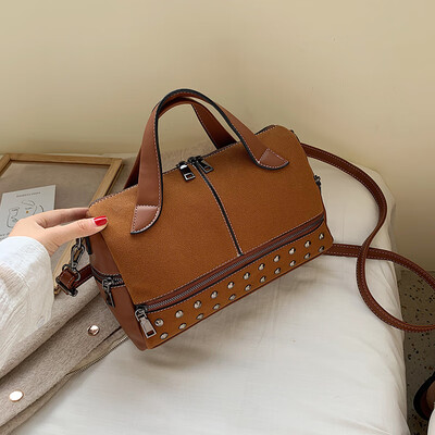 

Ins super fire bag female bag new 2019 Korean version of the fashion rivet texture wild shoulder slung Boston bag