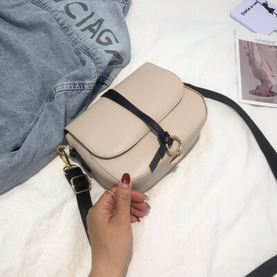

Simple casual small bag female 2019 new wild temperament Messenger bag fashion retro hit color shoulder small square bag