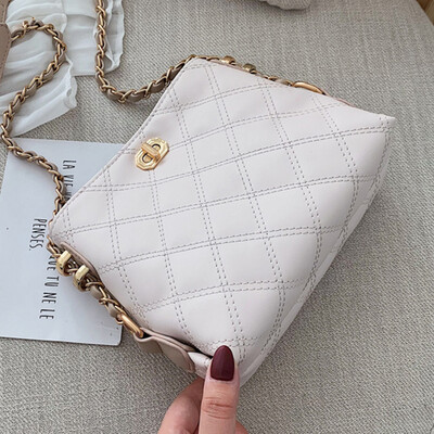 

On the new small bag women 2019 new Korean version of Joker Messenger bag Lingge chain bag fashion bucket bag