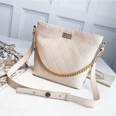 

Bag female 2019 new Korean fashion rhombic embroidery line casual wild chain hand strap shoulder slung bucket bag