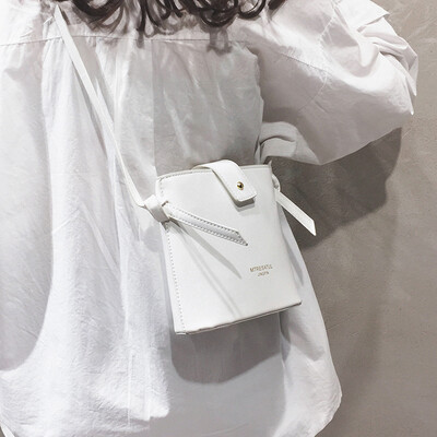 

Advanced sense bag foreign air female bag 2019 new Messenger bag female wild ins retro fashion Sen bucket bag