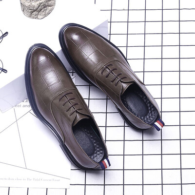 

2019 summer mens British Korean version of the pointed embossed black tide shoes with mens shoes business dress casual shoes