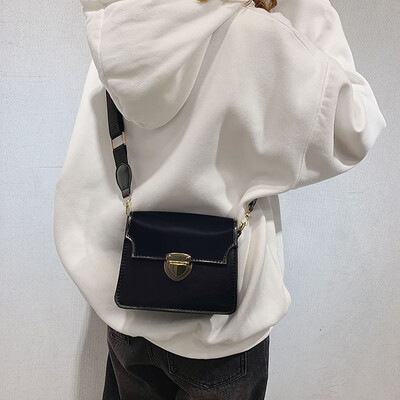 

Tailored Women Small Fashion Versatile Lock Shoulder Bag Messenger Bag