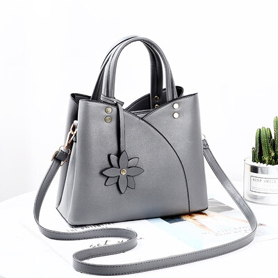 

Womens bag 2019 spring&summer new small fashion single shoulder Messenger bag wild big bag handbag female bag