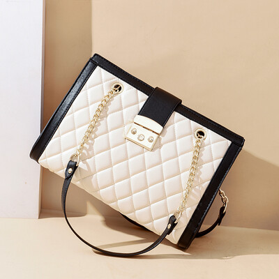 

Baobao Female Autumn&Winter Axillary Bao Korean version Baitao Yang Qi One Shoulder Large Capacity Small Fragrance Chain Hand