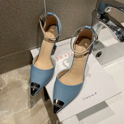 

French girls high heels follow 2019 new one-word buckle water drill pointed network celebrity cat heel sandals tide