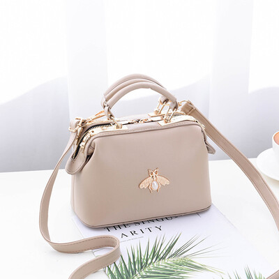 

Female bag 2018 new bag female Korean version of the stereotype embroidery thread fashion handbags Messenger shoulder bag