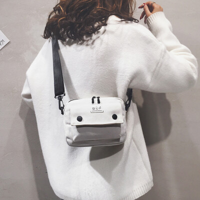 

2019 new Korean version of the wild letter printing shoulder bag ins canvas bag female slung casual broadband student bag