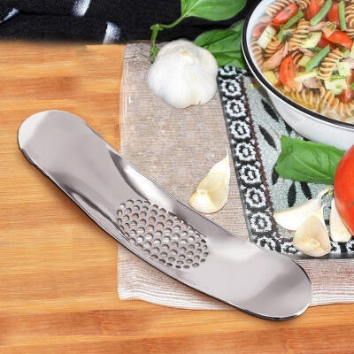 

Stainless Steel Garlic Press Crusher Squeezer Masher Home Kitchen Mincer Tool