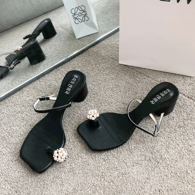 

Women wearing slippers 2019 summer new online celebrity sandals with thick heels&square heads in their toes